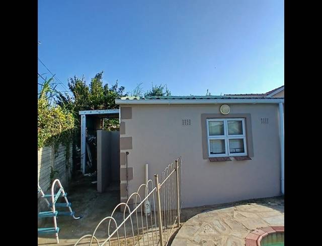 3 BEDROOM HOUSE FOR SALE IN MONTCLAIR